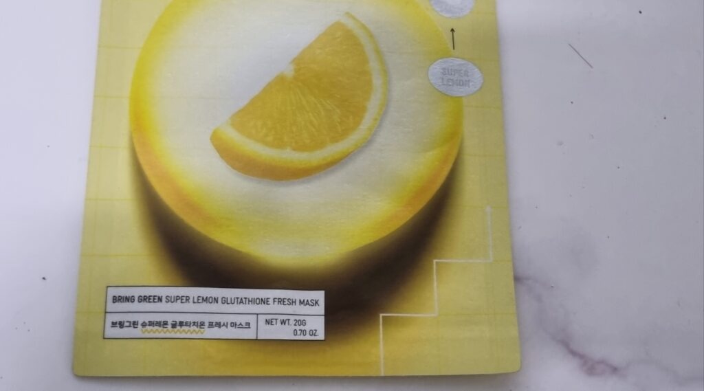 Hình ảnh cận cảnh miếng mặt nạ BRINGGREEN Super Lemon – thiết kế lát chanh hấp dẫn